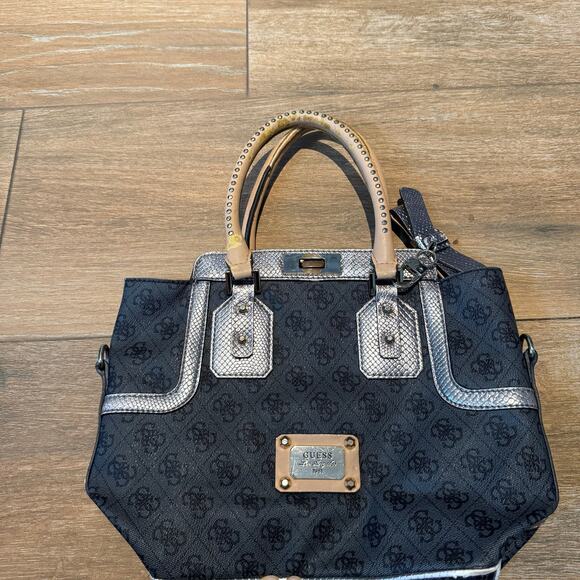 Guess Los Angeles Handbag Black/Sliver Purse  Designer Logo Bag - Picture 10 of 10